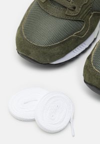 Saucony SHADOW 5000 UNISEX - Sapatilhas - green/silver