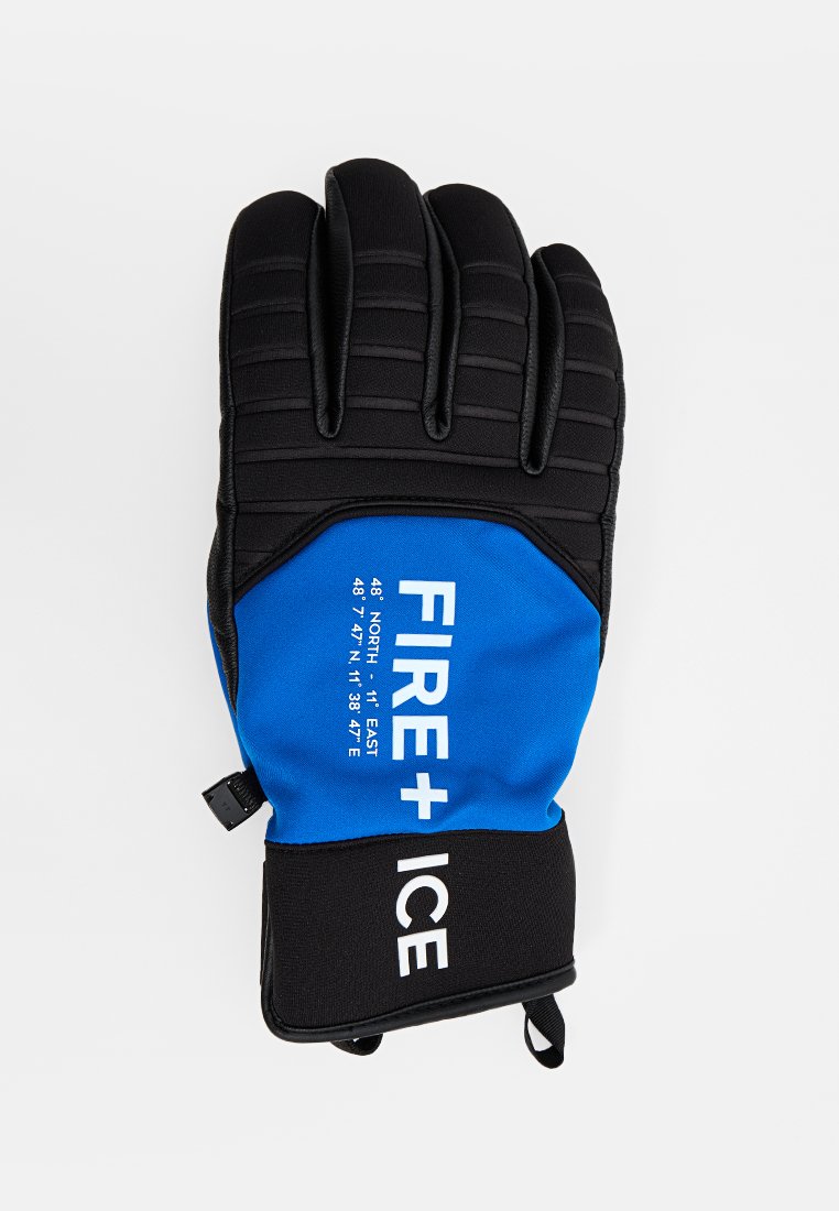 Schwarze und blaue isolierte Handschuhe mit dem Text "FIRE+ ICE" und geografischen Koordinaten auf der Rückseite, entworfen für den Einsatz bei kaltem Wetter.