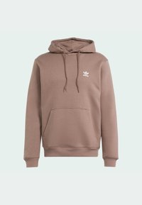 Taupe hnědá mikina Adidas s přední kapsou, stahovacími šňůrkami a malým bílým logem na hrudi na světlém jednobarevném pozadí.