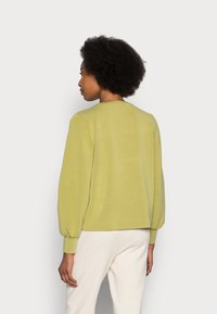 someday. UNNEA - Camisola - green hope