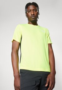 The North Face LIGHTBRIGHT TEE - T-skjorte til trening - lemon yellow/black