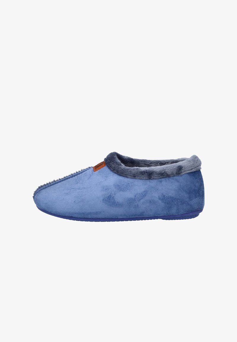 Blauwe slipper van zacht suede materiaal met een pluche grijze voering. Beschikt over een ronde neus en een gestructureerde buitenzool voor grip.