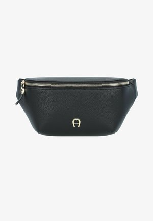 Bolso de cintura de cuero negro texturizado con cremallera dorada y pequeño logo dorado centrado en la parte frontal.