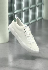 Δεν επιλέχθηκε, ecru/street green