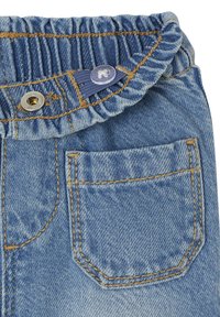 Jeansstoff-Hose mit gerafft Taillenbund, blauer Farbe und kontrastierendem orangefarbenem Nähen; verfügt über eine kleine Gesäßtasche zur Aufbewahrung.