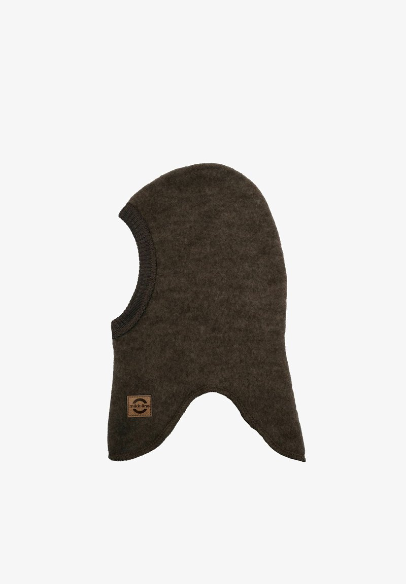 Braune Woll-Balaclava aus strukturiertem Material mit rundem Oberteil, Öffnungen für das Gesicht und einem kleinen Logostick auf der linken Vorderseite.