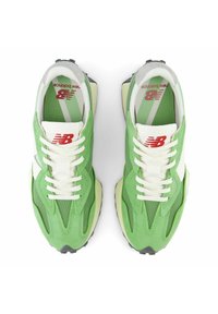 New Balance U327 - Zapatillas - chive avocado