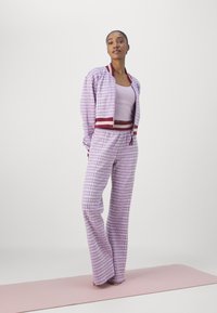 Puma LEMLEM PANT - Bukse - vivid violet