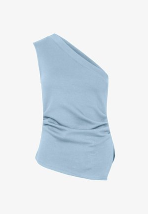 Lyseblå asymmetrisk one-shoulder ærmeløs top med let rynkefold på siden.