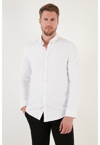 No seleccionado, white