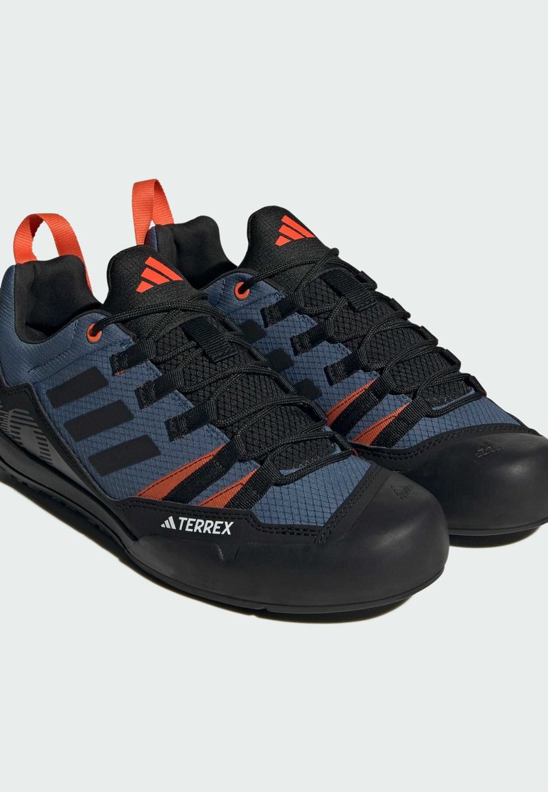 adidas Sportswear TERREX SWIFT SOLO 2.0 HIKING - Trainers - steel core  black semi impact orange/grey - Zalando.ie