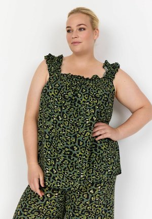 Top con stampa leopardata nera e verde, con spalline arricciate, scollatura arricciata e vestibilità comoda. Tessuto leggero con una texture liscia.