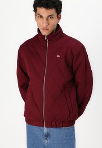 Tommy Jeans ESSENTIAL - Veste mi-saison - deep rouge