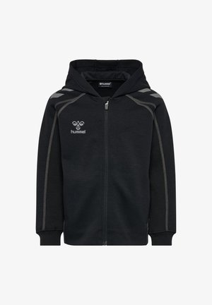 Sort hættejakke med lynlås og hætte, gråt hummel-logo på brystet, reflekterende vinkler på skuldrene og kontrastsyninger langs ærmerne.