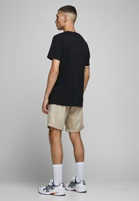 Jack & Jones JPSTBOWIE mleczny