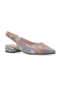 Buciki typu slingback z wydłużonym noskiem, wielokolorowym geometrycznym wzorem, fakturowanym materiałem i niskim, kwadratowym obcasem.