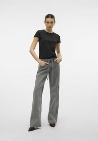 Vero Moda VMBARBARA SHORT ONECK - Basic póló - black