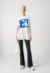 BDG Urban Outfitters CATS DAD TEE - T-shirt print - white