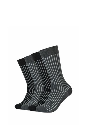 Drei Paar Socken in Dunkelgrau und Schwarz mit vertikalen weißen Streifen. Sie verfügen über einen gerippten Rand und eine glatte Textur.
