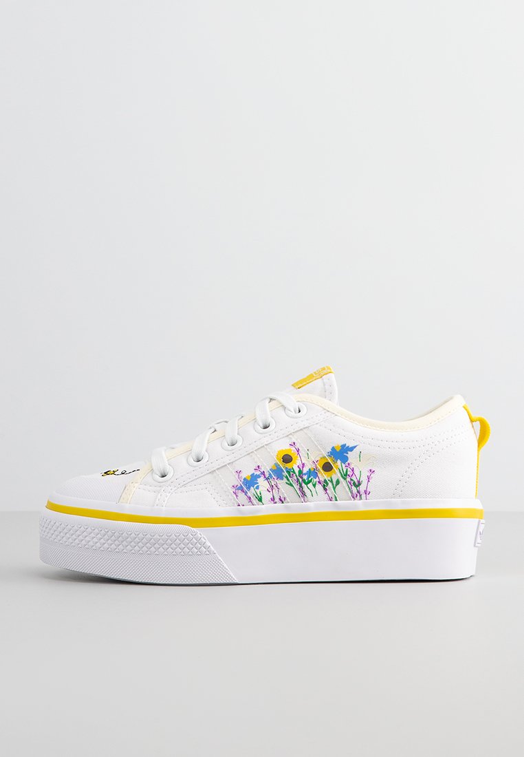 Sneakers low