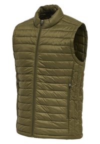Gilet senza maniche color verde oliva con colletto alto, imbottito a righe orizzontali, chiusura frontale con cerniera e due tasche laterali con cerniera.