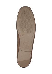 Schoenzool vervaardigd uit een gladde tan rubberen materiaal met een gestructureerd grippatroon en een logo-afdruk, ontworpen voor grip en comfort.