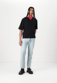 GAP ULTRA SOFT BOXY TEE - Osnovna majica kratkih rukava - black