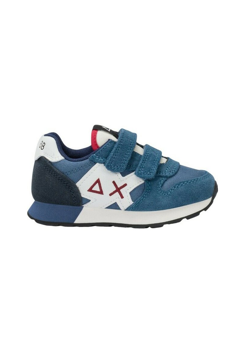 Sininen ja valkoinen lasten tennarit, joissa on kaksi tarranauhaa, punaiset geometriset kuviot sivuilla ja mustavalkoinen pohja.