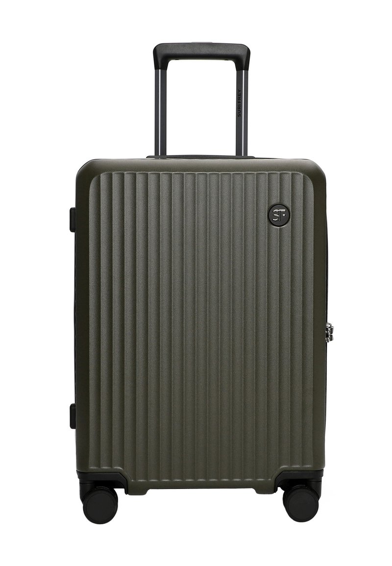 Valigia verde compatta con texture rigata, manico estraibile e quattro ruote nere per la mobilità. Chiusura con zip su un lato.