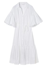 Abito bianco a camicia con maniche corte e ampie a palloncino, cintura in vita, e orlo svasato a più strati. Tessuto di cotone liscio, senza motivi.
