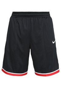 Svarta mesh sportshorts med elastisk midja, vitt Nike-logotyp och röda detaljer längs fållen. Lätt och ventilerande tyg.