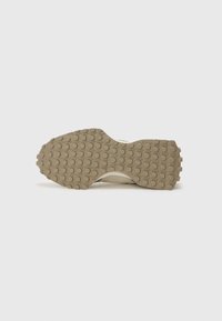 Thumbnail Image 5