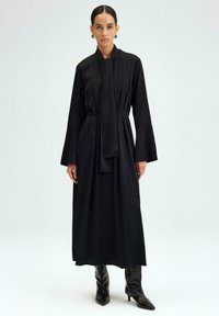 PLEATED - Maksi garuma kleita - black