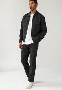 Next SMART ELASTICATED - REGULAR FIT - Vászonnadrágok - black