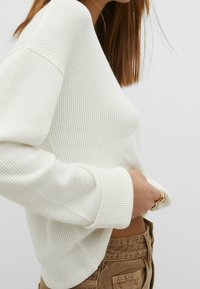 Stradivarius Sweter