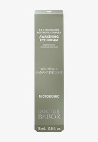 Grön kartong för Doctor Babor Awakening Eye Cream. Text i vitt och silver, med ingredienser och produktstorlek. Minimalistisk design.