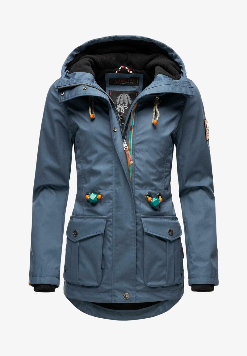 Blå väderbeständig jacka med huva, framdragkedja, två nedre fickor med lock och dekorativa pärlor i midjan. Fleece-fodrad insida.