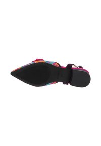 Scarpa con punta affusolata con tomaia in tessuto multicolore caratterizzata da motivi floreali; dettagli in camoscio; suola in gomma; cinturino regolabile. Taglia 37.