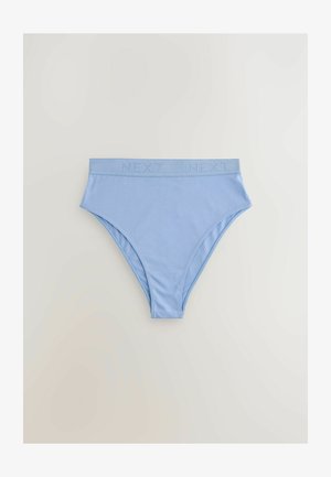 Slip da bikini a vita alta blu chiaro realizzati in tessuto morbido, con una ampia cintura elastica e brand embossato. Texture liscia.