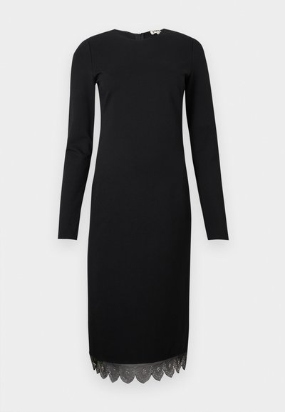 Fekete, hosszú ujjú midi ruha kerek nyakkivágással és hullámos szegéllyel, finom hímzéssel díszítve.