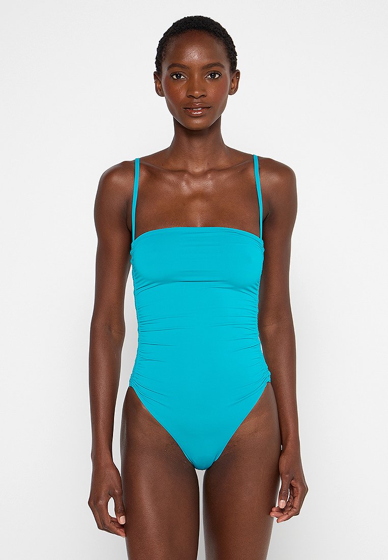 Traje de baño