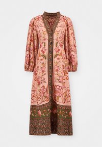 Robe midi imprimée florale en rose, avec de longues manches bouffantes, un décolleté en V et une bordure brodée verte contrastante ornée de motifs délicats.