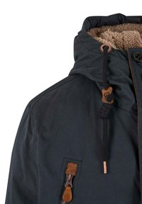 Veste bleu marine foncé avec un intérieur en peluche de couleur marron clair. Comprend une capuche, des cordons de serrage et une poche zippée avec des accents marron. Tissu texturé.