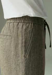Thumbnail Image 7