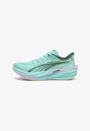 Puma, DEVIATE NITRO 4 - PUMA X HYROX WNS - Trainingsschoen - intense mint-light lavender