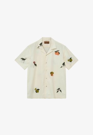 Cremefarbenes Kurzarmhemd zum Knöpfen mit Camp-Kragen, versehen mit bestickten, mehrfarbigen Frucht- und Blattmotiven, die auf der Vorderseite verteilt sind.