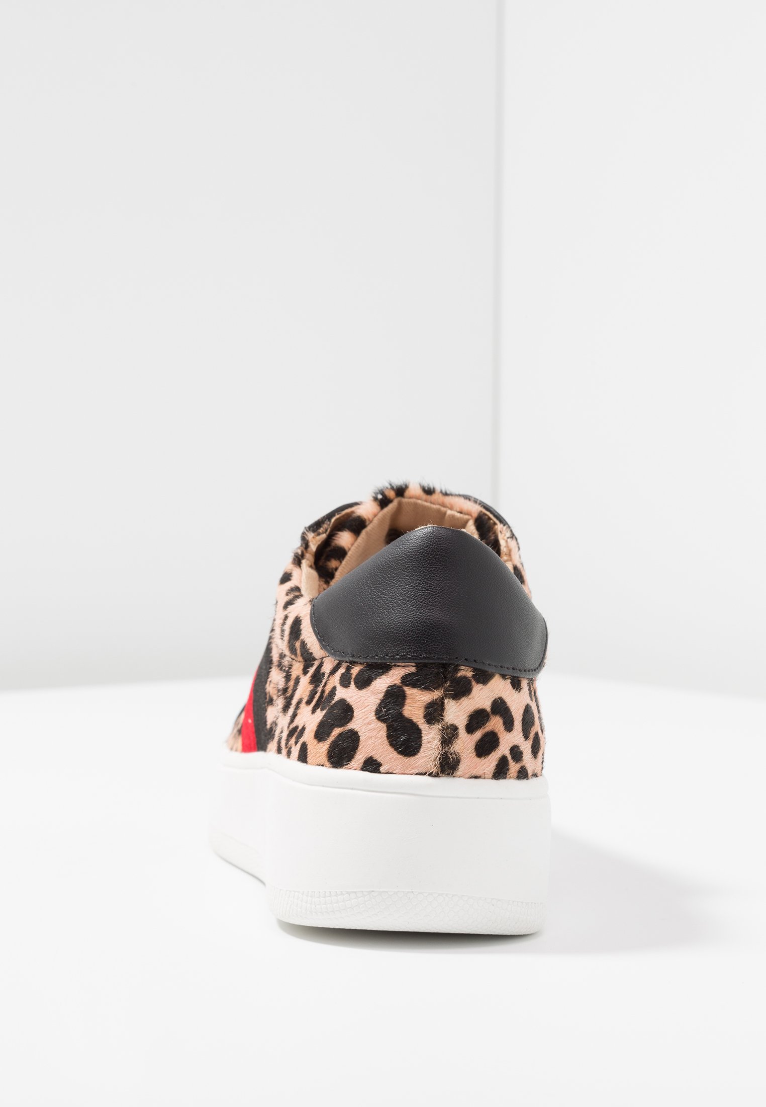 Steve Madden BELLE Joggesko brownbrun Zalando.no Steve Madden CLIFF Joggesko brownbrun Zalando.no