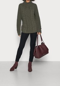 GAP Pullover - khaki