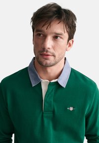 GANT REG HEAVY RUGGER - Poloshirt - deep forest green