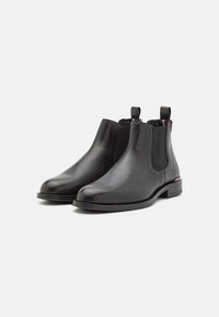 Tommy Hilfiger CORE CHELSEA - Kotníkové boty - black